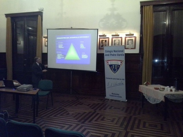 Conferencia Los l&iacute;mites de la responsabilidad social en _el calentamiento global.jpg